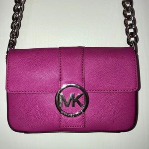 Fuchsia Michael Kors crossbody purse